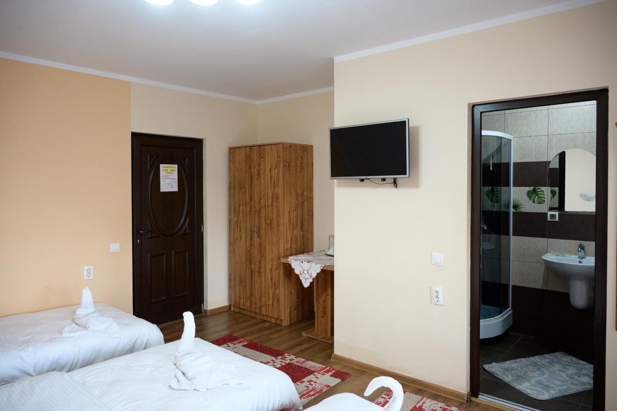 Pensiunea Marinela Sighetu Marmaţiei Exterior foto